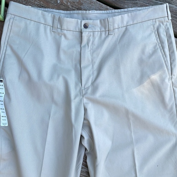 Haggar Classic Khaki 40 x 27 Plain Front no Iron Pant - Picture 2 of 11